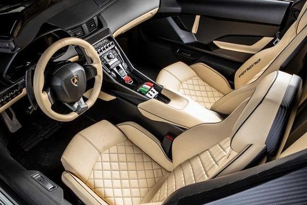 Detail Lamborghini Veneno Interior Nomer 4