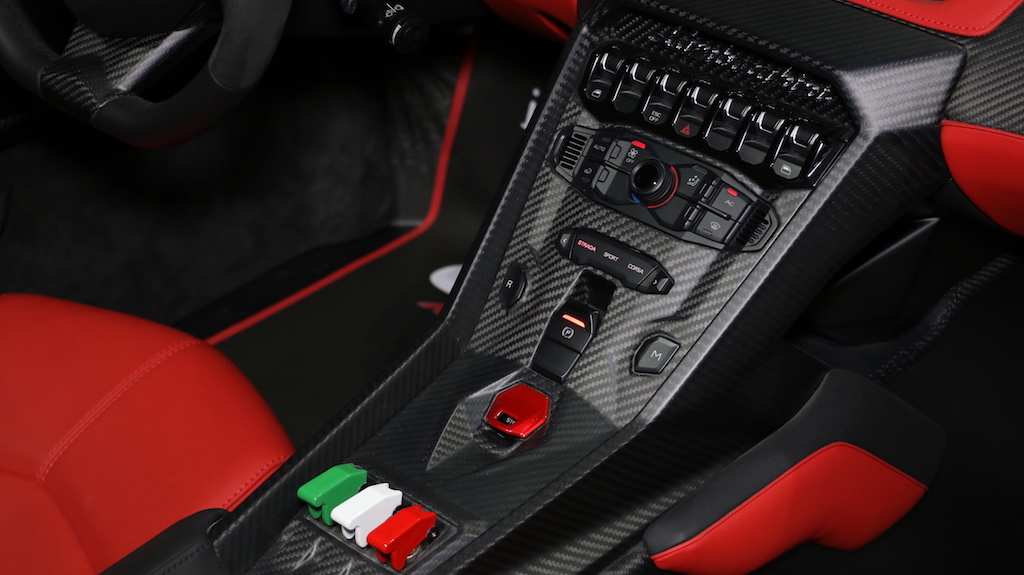 Detail Lamborghini Veneno Interior Nomer 28