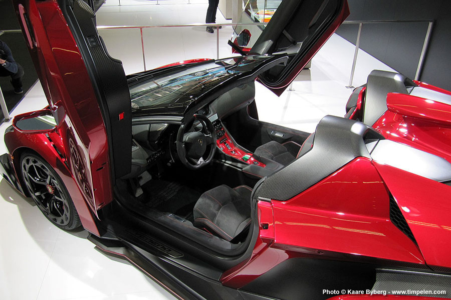 Detail Lamborghini Veneno Interior Nomer 29