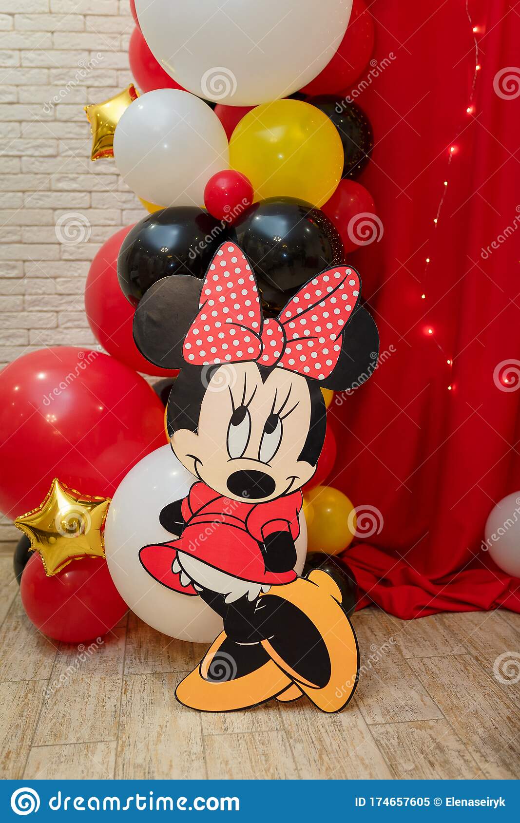 Detail Minnie Mouse Cartoon Character Nomer 48