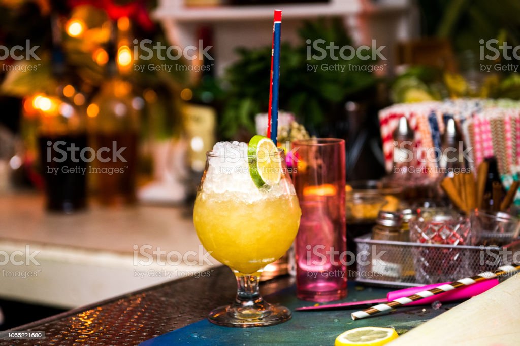Detail Minuman Di Bar Nomer 21