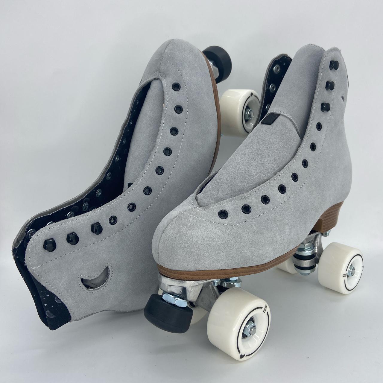 Detail Mirror Ball Roller Skates Nomer 54