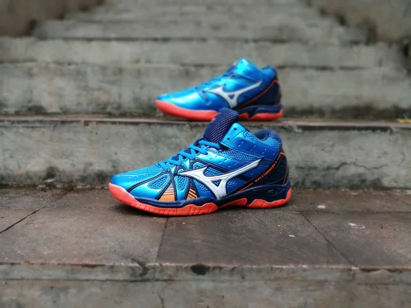 Detail Mizuno Wave Tornado 9 Mid Nomer 53