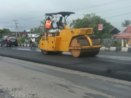 Mobil Aspal Jalan Raya - KibrisPDR