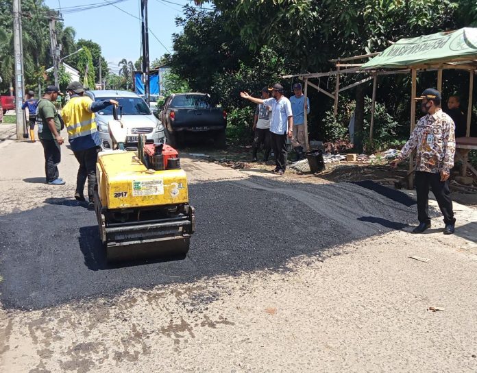 Detail Mobil Aspal Jalan Raya Nomer 32