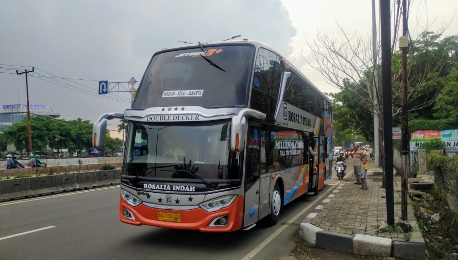 Detail Mobil Bus Tingkat Nomer 28