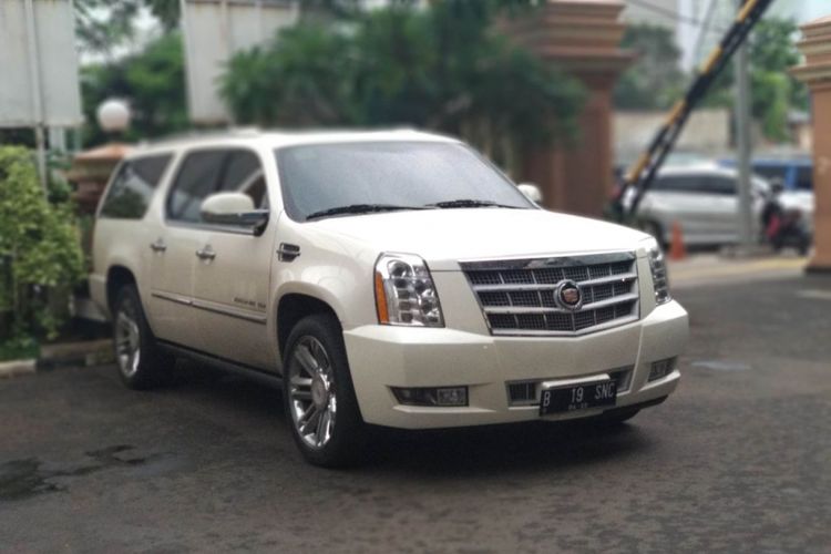 Detail Mobil Cadillac Escalade Esv Nomer 23