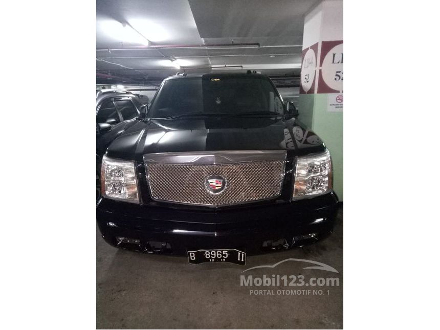 Detail Mobil Cadillac Escalade Esv Nomer 33