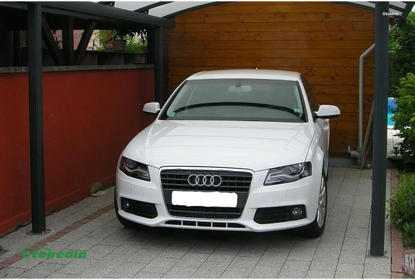 Detail Mobil Di Garasi Rumah Nomer 25