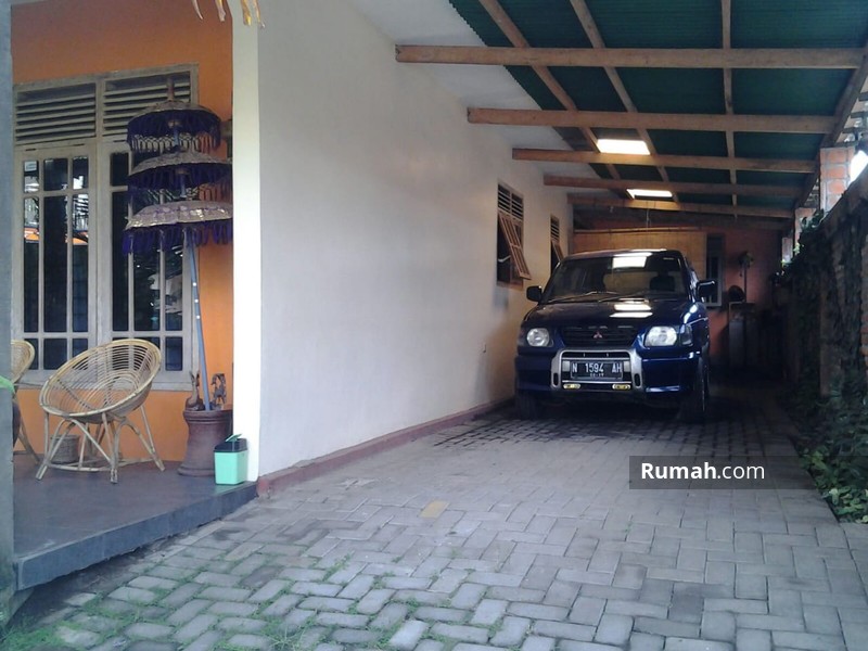Detail Mobil Di Garasi Rumah Nomer 38