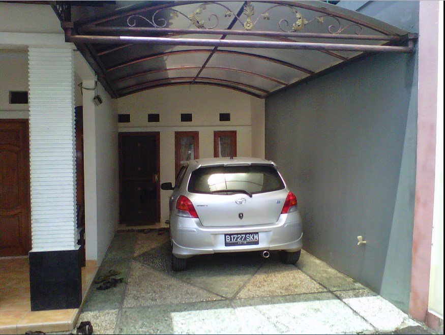 Detail Mobil Di Garasi Rumah Nomer 9
