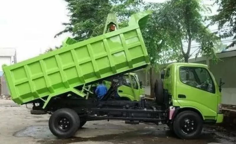 Detail Mobil Dump Truk Nomer 17