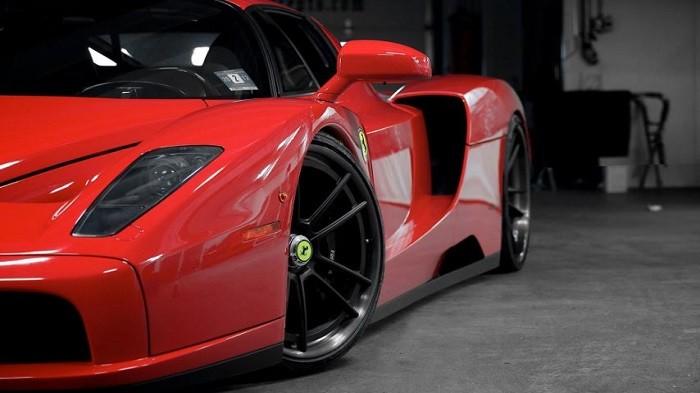 Detail Mobil Ferrari Merah Nomer 22