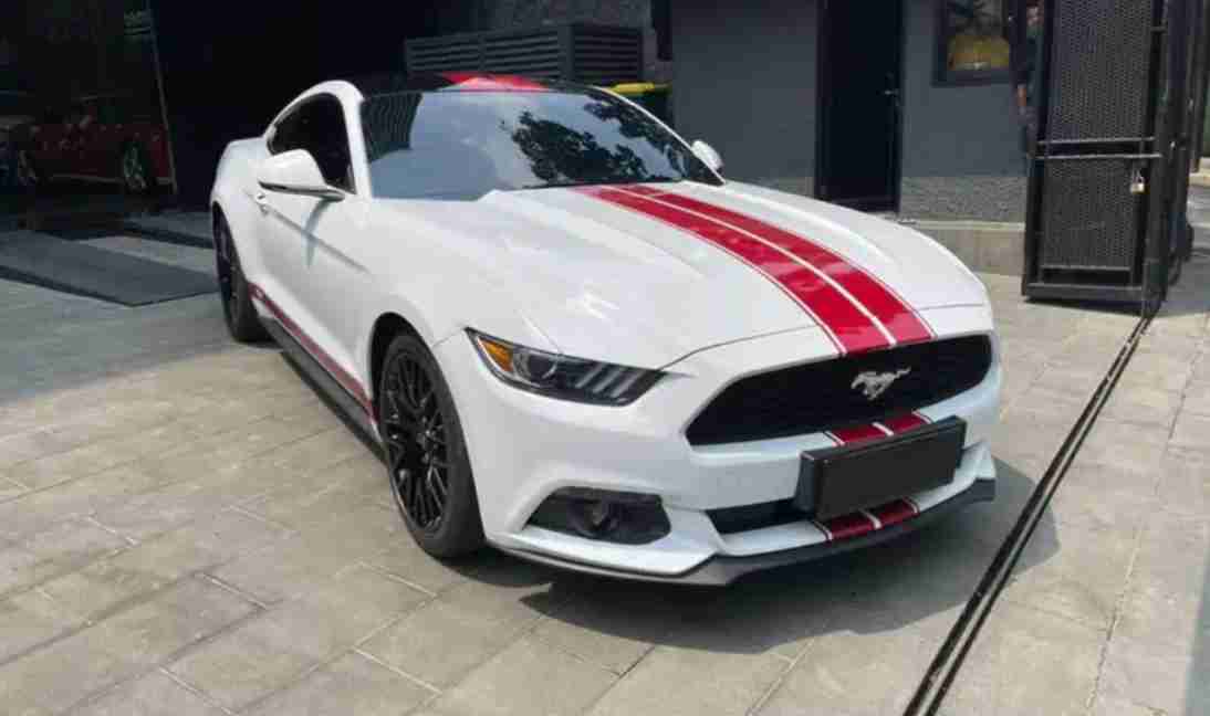 Detail Mobil Ford Mustang Gt Nomer 11