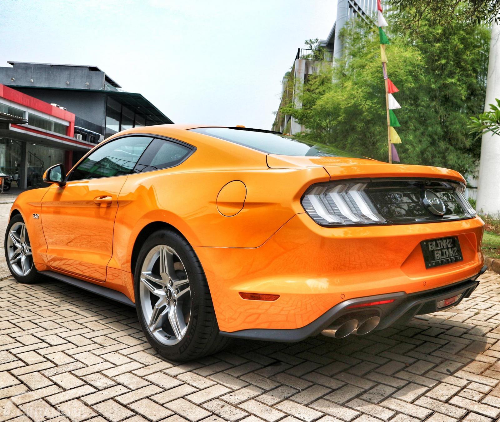 Detail Mobil Ford Mustang Gt Nomer 16