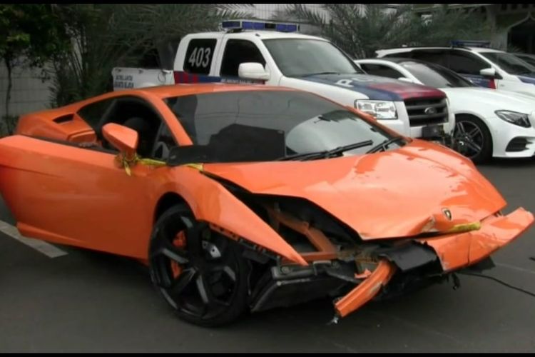 Detail Mobil Gallardo Sport Nomer 9