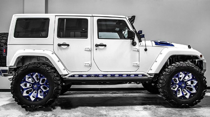 Detail Mobil Jeep Keren Nomer 6