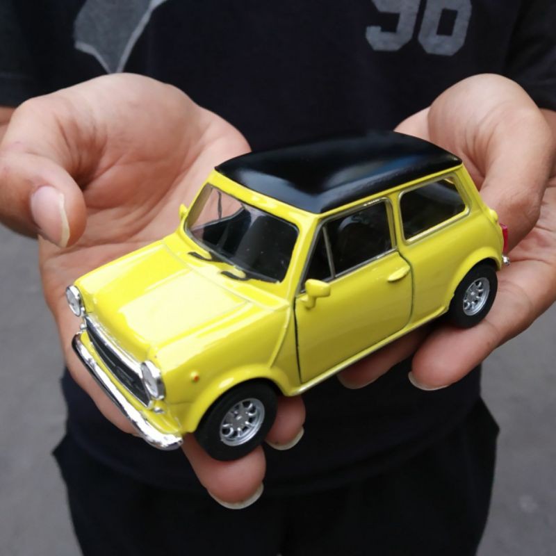 Detail Mobil Mini Cooper Mr Bean Nomer 16