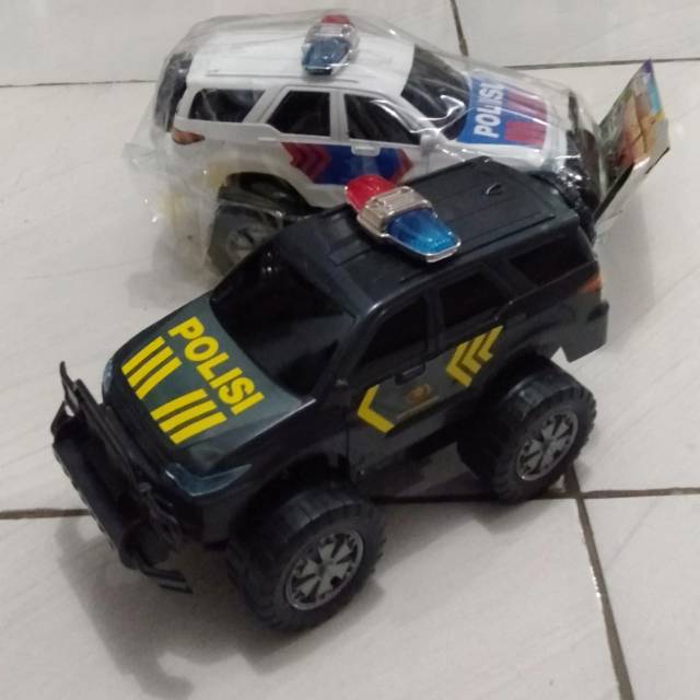 Detail Mobil Polisi Hitam Nomer 14