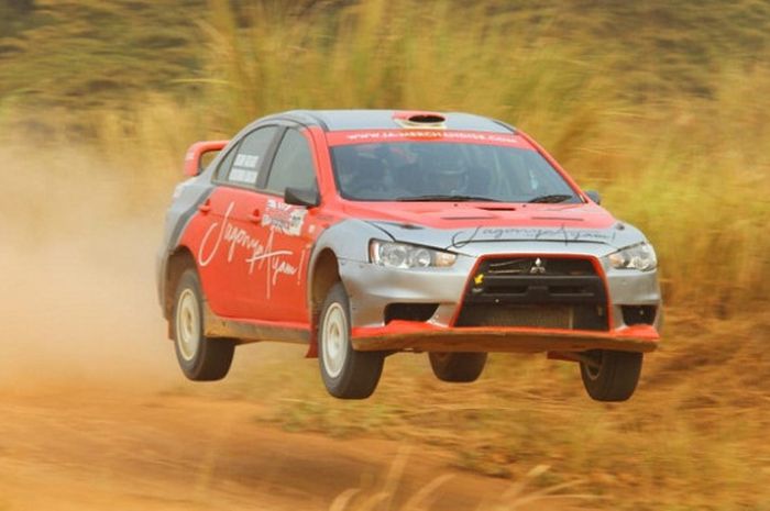 Detail Mobil Rally Indonesia Nomer 25