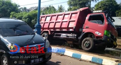 Detail Mobil Truk Kepater Nomer 14