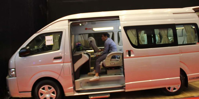 Detail Mobil Van Rumah Nomer 25