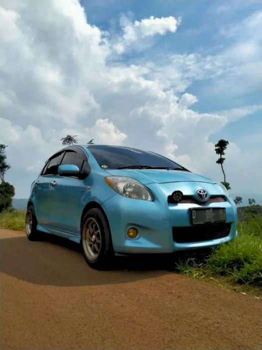 Detail Mobil Warna Biru Langit Nomer 20