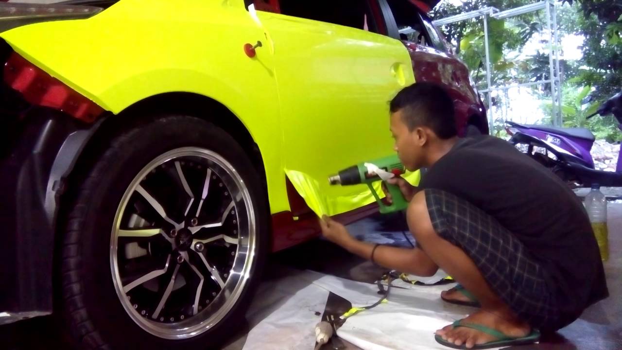 Detail Mobil Warna Kuning Stabilo Nomer 13