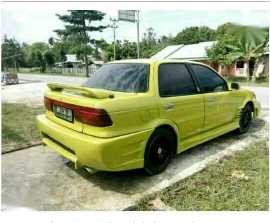 Detail Mobil Warna Kuning Stabilo Nomer 44