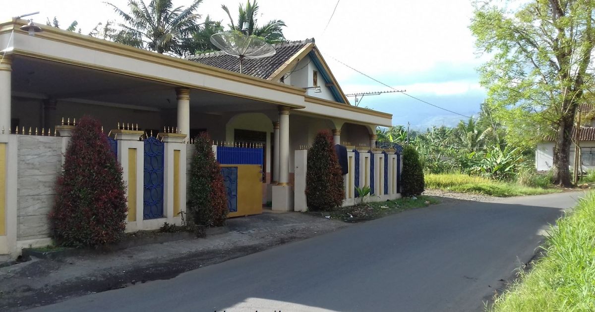 Detail Desain Rumah Pinggir Jalan Raya Nomer 26