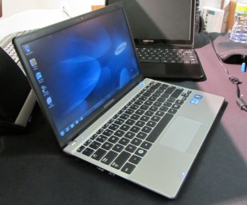 Detail Laptop Samsung Series 3 Nomer 16