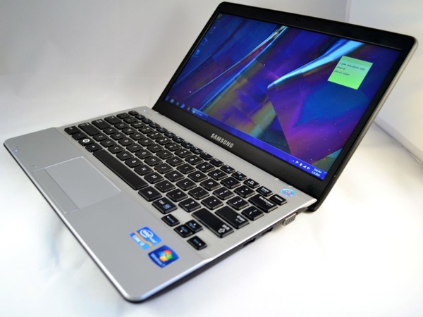 Detail Laptop Samsung Series 3 Nomer 24