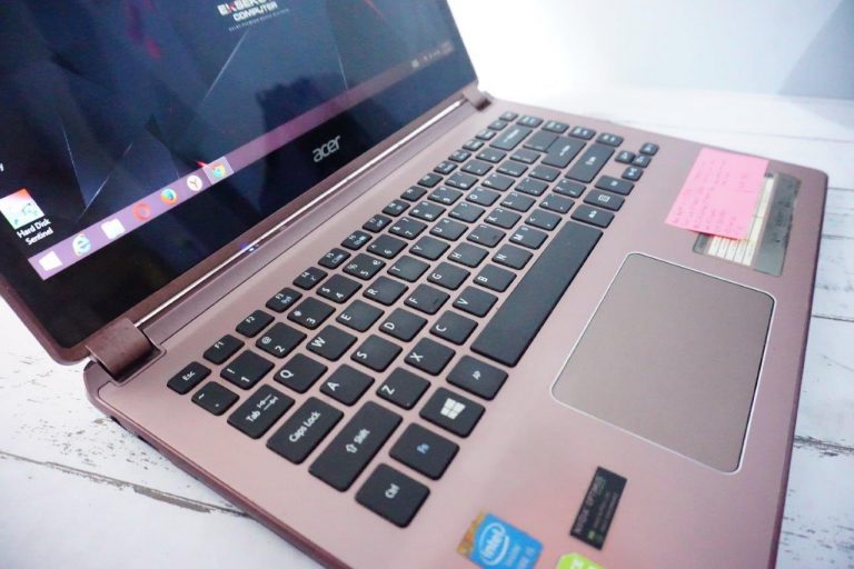 Detail Laptop Warna Rose Gold Nomer 49