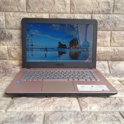 Detail Laptop Warna Rose Gold Nomer 52