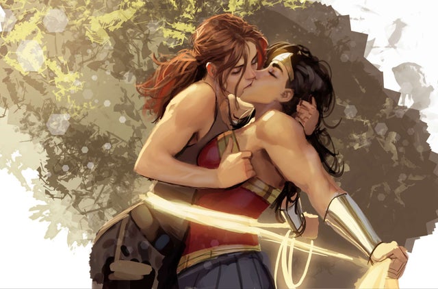 Lara Croft X Wonder Woman - KibrisPDR