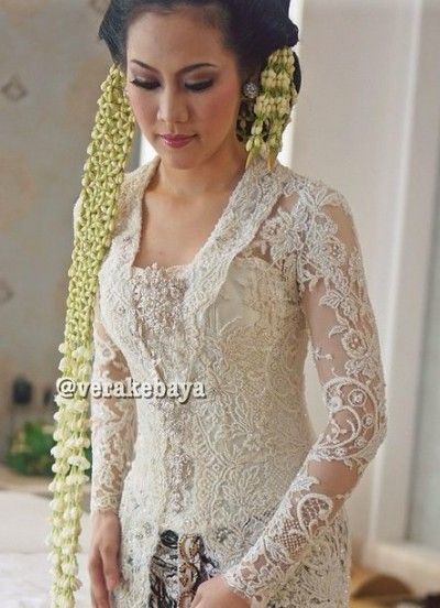 Detail Model Baju Pengantin Warna Putih Nomer 14