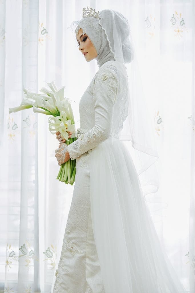 Detail Model Baju Pengantin Warna Putih Nomer 19