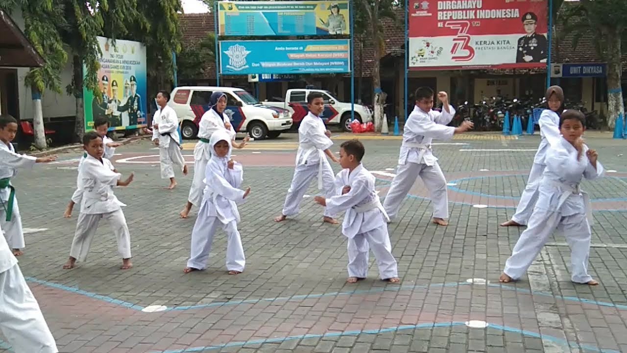 Latihan Karate Anak - KibrisPDR