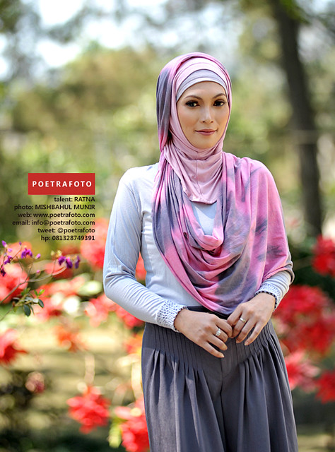 Detail Model Cantik Jilbab Nomer 10