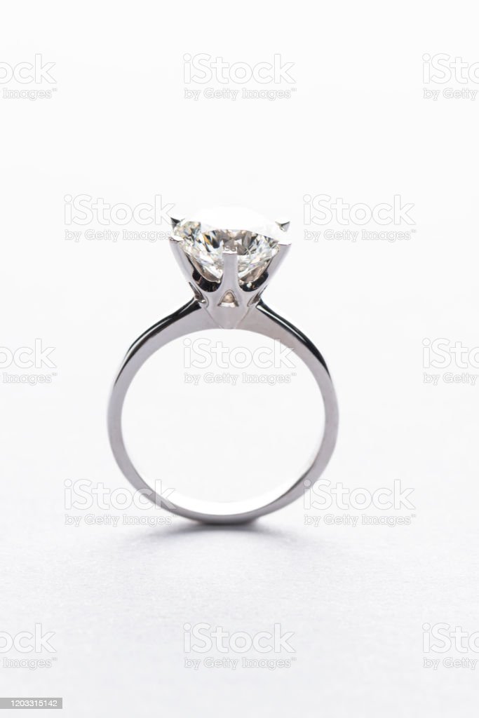 Detail Model Cincin Berlian Solitaire Nomer 25