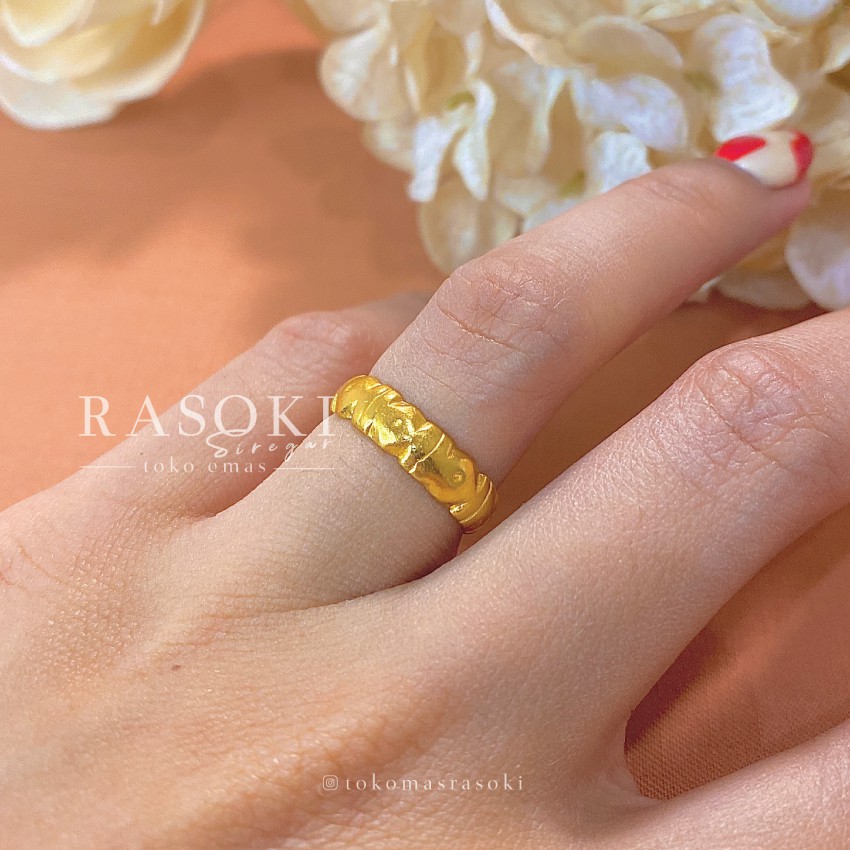 Detail Model Cincin Emas London Terbaru Nomer 48