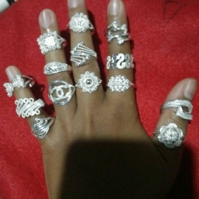 Detail Model Cincin Perak Wanita Nomer 50