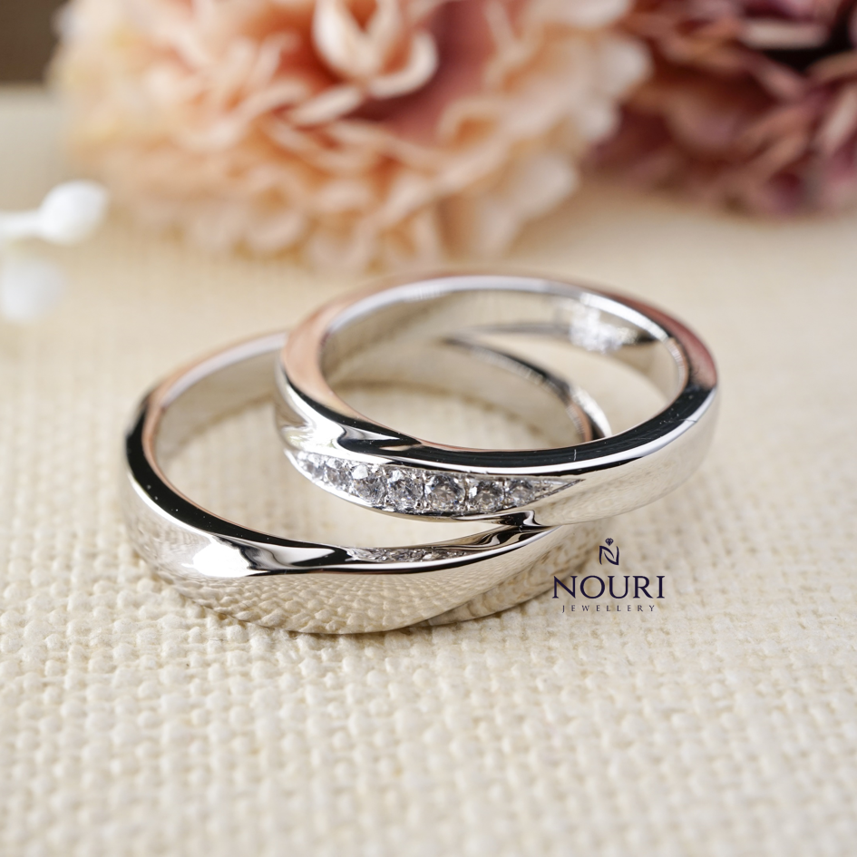 Detail Model Cincin Tunangan Emas Putih Nomer 19