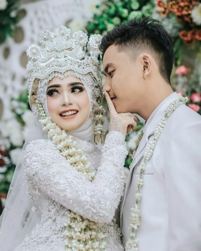 Detail Model Foto Pengantin Nomer 56