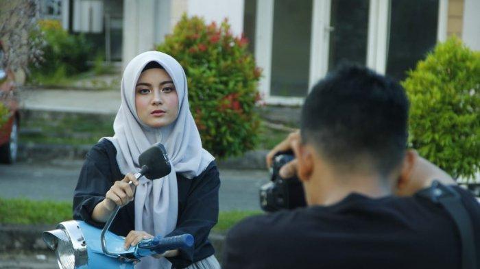 Detail Model Gambar Berhijab Nomer 41