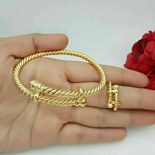 Detail Model Gelang Emas London Nomer 56