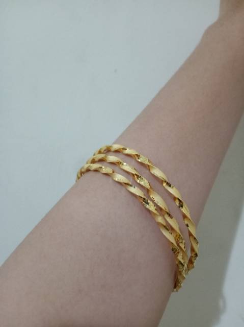 Detail Model Gelang Emas Modern Nomer 20