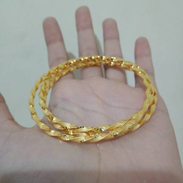 Detail Model Gelang Emas Modern Nomer 21