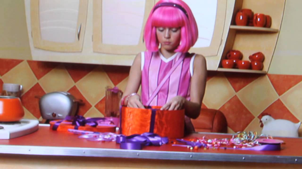 Detail Lazytown Chloe Lang Nomer 7