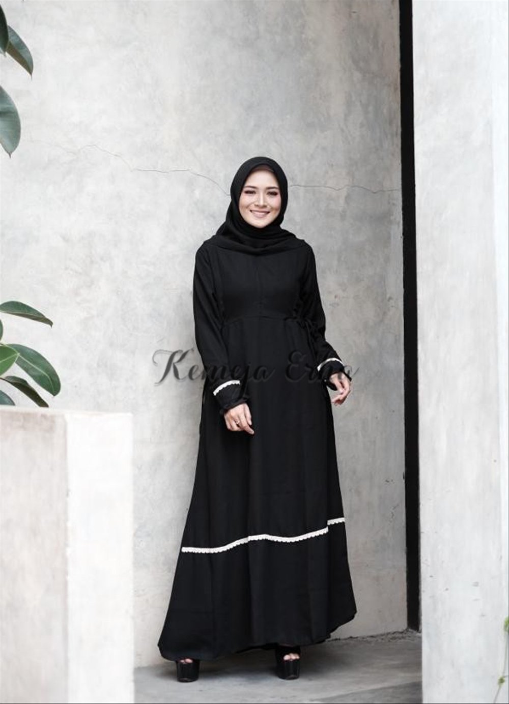 Detail Model Jubah Hitam Nomer 33